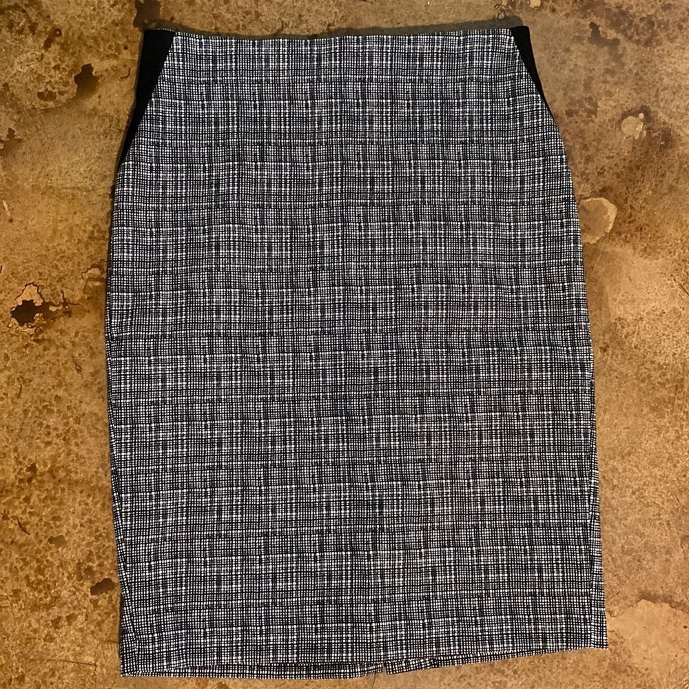 KATHERINE Barclay‎ black and white plaid academia professor teacher pencil skirt